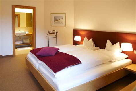 alpenhotel biel|ZIMMER .